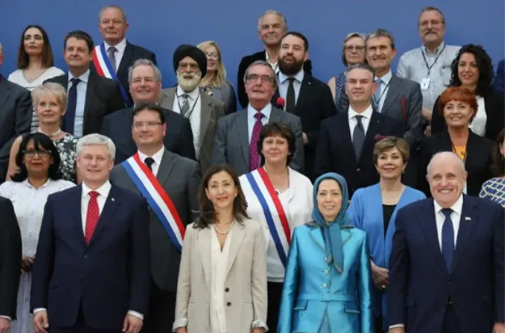 اعضای مجاهدین خلق در حال انتقال از آلبانی به کانادا هستند؟